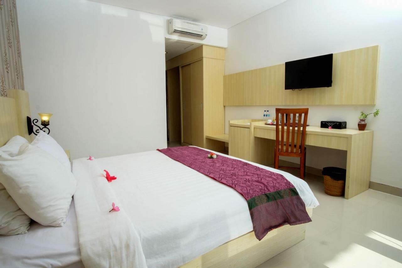 Puri Saron Senggigi Hotel Exterior foto